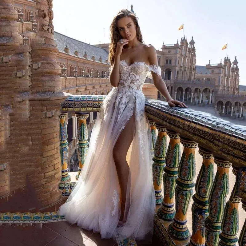 Off Shoulder Lace Appliqued Boho Wedding Dress Sexy Backless Bridal Gowns High Side Slit Bohemian Bride Robes