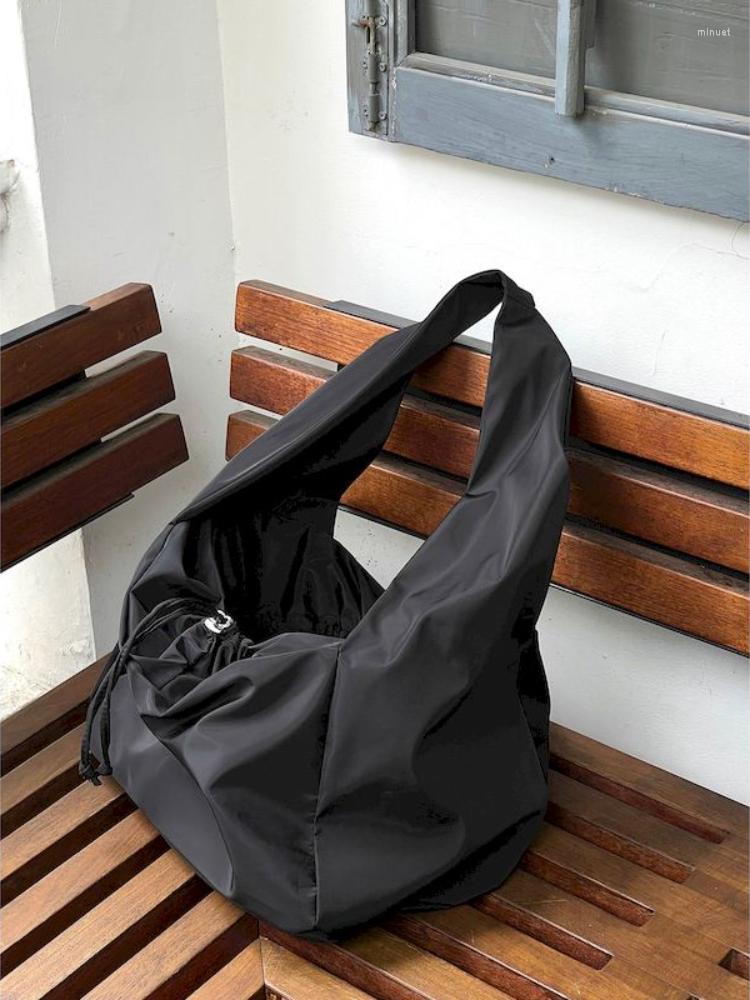 Waist Bags Foufurieux Women Bag Nylon Bucket Fashion Solid Zipper SOFT Shoulder Purses And Handbags Luxury Designer Black Tote
Waist Bags Foufurieux Women Bag Nylon Bucket Fashion Solid Zipper SOFT Shoulder Purses And Handbags Luxury Designer Black Tote