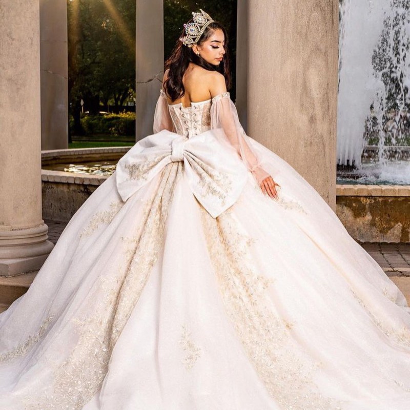 Champagne Glittering Sweetheart Quinceanera Dress Off Shoulder Long Sleeved Beading Floral Applique Vestidos De 15 Anos Ball Gown