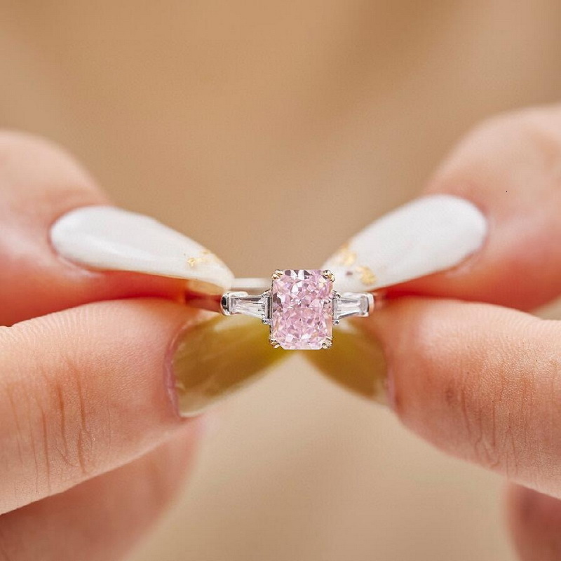 Wedding Rings Europe America Style High-end Jewellery Women Lady Settings Yellow Pink Green Square Cubic Zircon Silver Color Ring Size US5-US8 230713