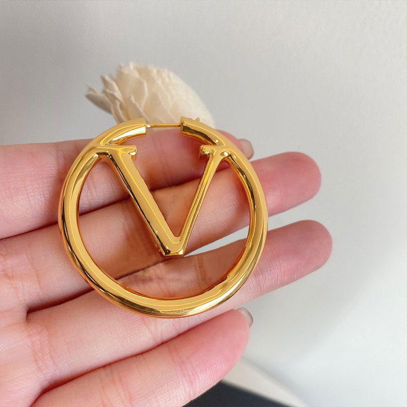 Designer Earrings Simple Earing for Womens Diameter 4cm Classic Letter Golden Styles High Quality