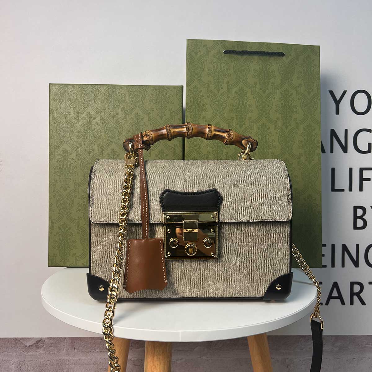 Designer Handbag with bamboo handle Genuine leather Flap bag Lady Chain bag Delicate knockoff Super_bagss With Box G106
Designer Handbag with bamboo handle Genuine leather Flap bag Lady Chain bag Delicate knockoff Super_bagss With Box G106