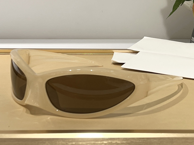 Sunglasses For Men Women Designers 0251S Mask Olecranon Style Anti-Ultraviolet Retro Plate Full Frame Fashion Eyeglasses Random Box 0252