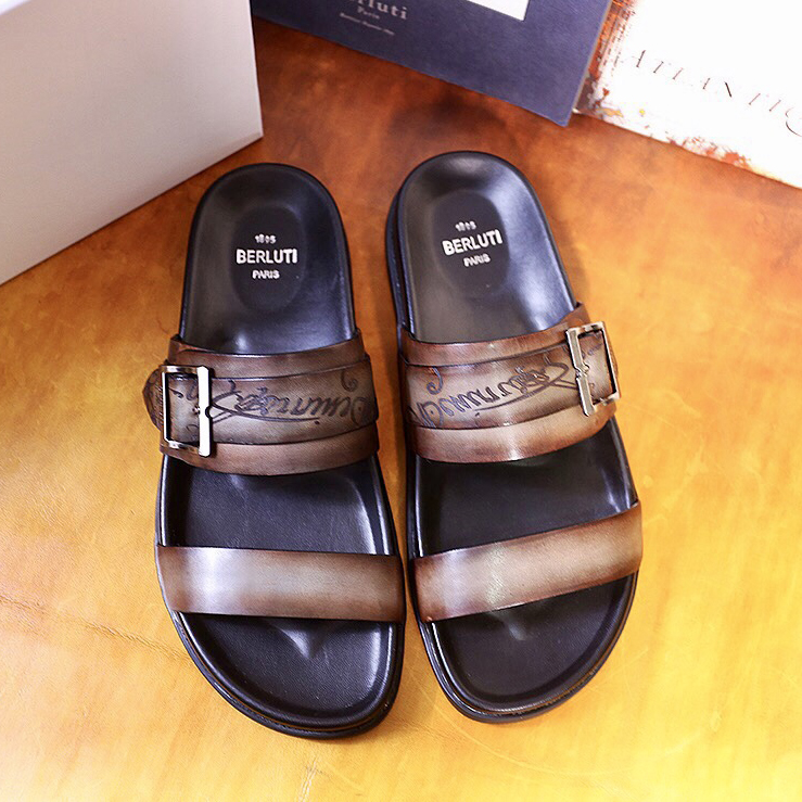 Berluti handmade slippers high-quality genuine leather luxury slippers beach shoes fashionable casual sandals, Black blue
Berluti handmade slippers high-quality genuine leather luxury slippers beach shoes fashionable casual sandals, Black blue