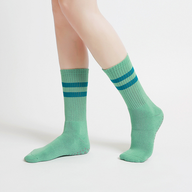 Al Winter ins Pilates stockings non-slip yoga socks cotton wholesale women's mid-tube piles thickened solid terry