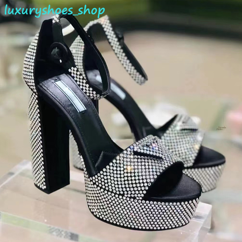 Crystal Ankle-Strap Platform Sandals Embellished satin platform sandals rhinestone sandals Luxury Designers womens platform heel dress shoes Embellished 34-43
Crystal Ankle-Strap Platform Sandals Embellished satin platform sandals rhinestone sandals Luxury Designers womens platform heel dress shoes Embellished 34-43