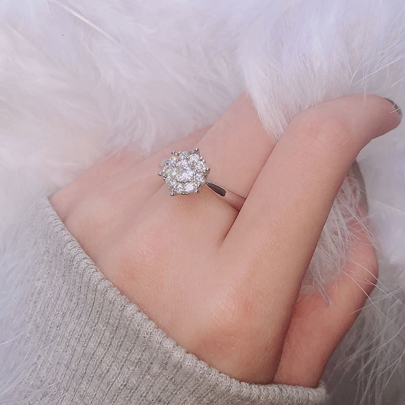 Wedding Rings Fashion Classic Personality Zircon Ring Elegant Simple Ladies Manufacturers Wholesale 230713