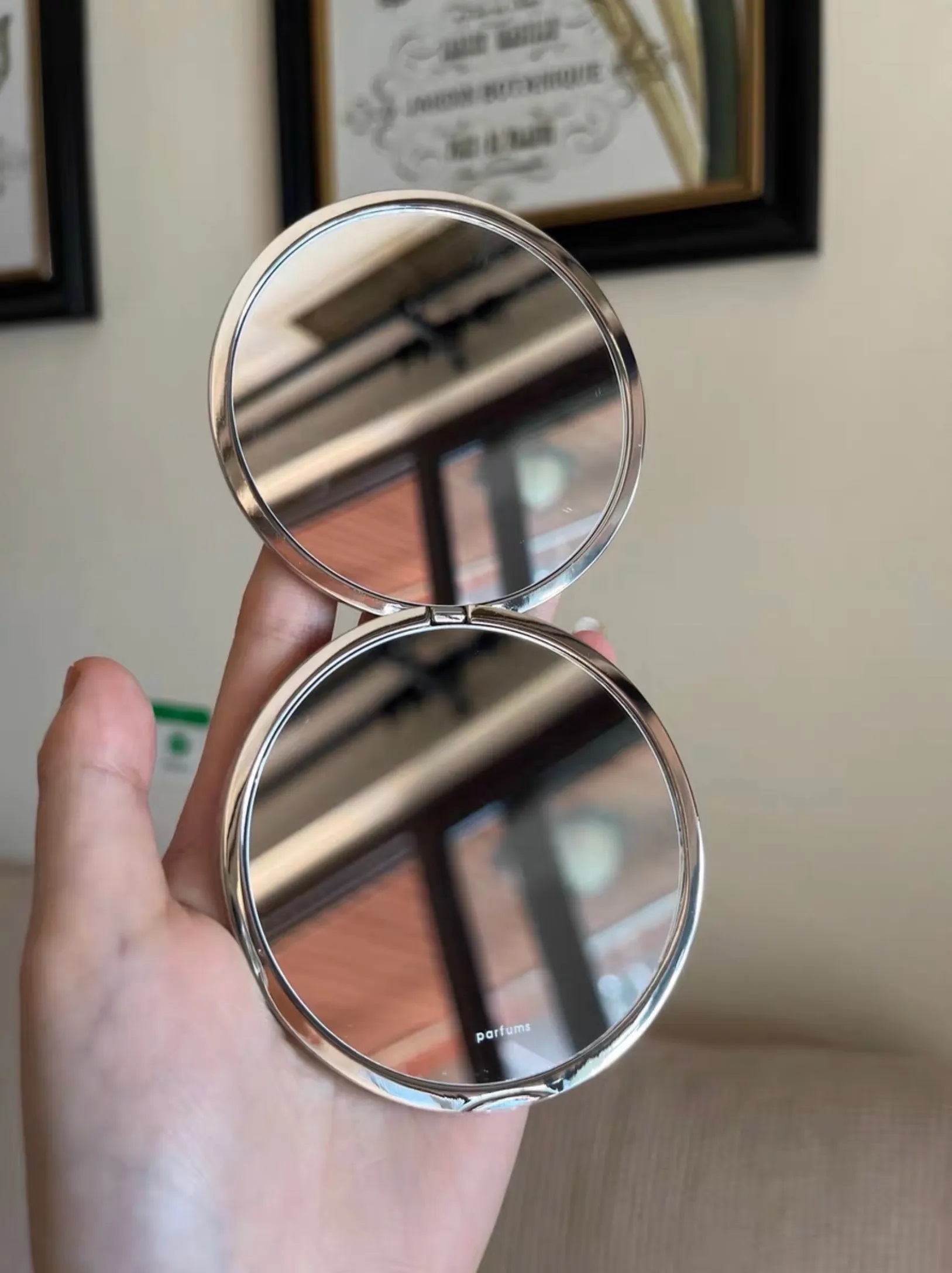 Make Up Compact Portable Folding Fashion Mirror Heart-Shaped Handhold Double Sided Brand Cosmetic Mirrors For Outdoor Travel