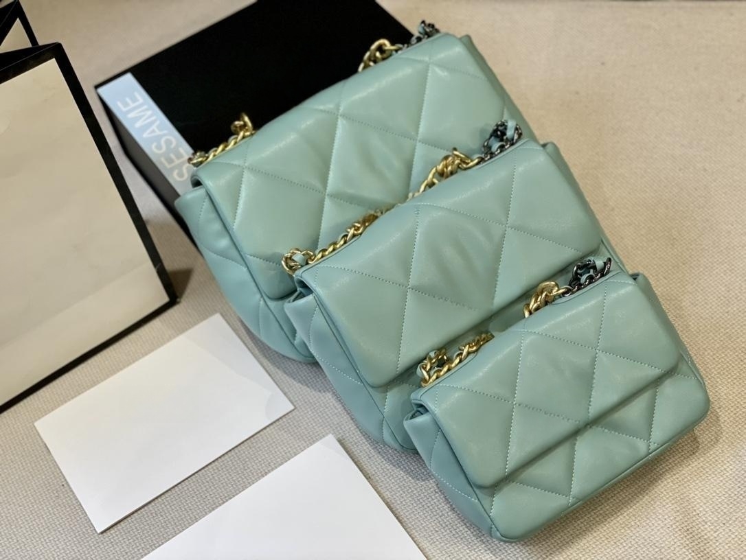Designer Bag Leather Flap Handbag Shoulder Crossbody Hobo Bag Classic Quilted Purse Gold & Silver Metal Chain Ladies Fashion Bags the tote bag luxurys handbags, Black
Designer Bag Leather Flap Handbag Shoulder Crossbody Hobo Bag Classic Quilted Purse Gold & Silver Metal Chain Ladies Fashion Bags the tote bag luxurys handbags, Black