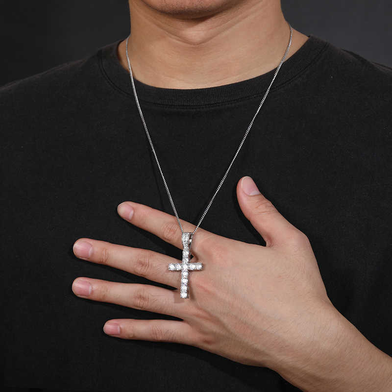 Pendant Necklaces Fine Jewelry 925 Sterling Silver Pass Diamond Tester 5mm VVS Moissanite Classic Cross Pendant Necklace For Men Women