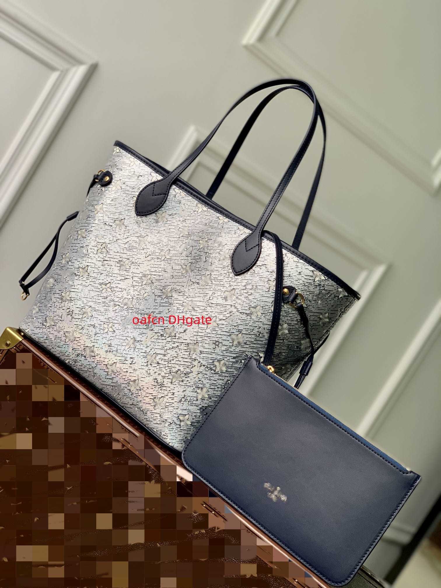 5A Designer Handbag Cowhide Leather Bag Women's Handbag Shopping Luxury Canvas Letter Printing Handbag Travel Classic Old Flower Shoulder Bag, Pewter 31 x 28 x 14 cm
5A Designer Handbag Cowhide Leather Bag Women's Handbag Shopping Luxury Canvas Letter Printing Handbag Travel Classic Old Flower Shoulder Bag, Pewter 31 x 28 x 14 cm