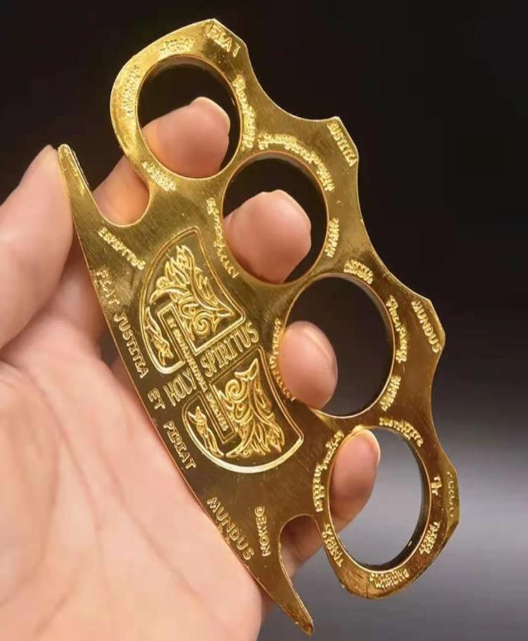 2021 Spades Knuckle dusters Metal alloy Brass knuckles Self Defense tool Personal Security equipment Iron fists Boxing gloves FY471190181