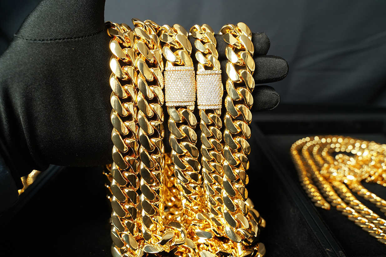 Pendant Necklaces Wholesale Choker 18k Gold Custom Gold Cuban Link Chain 24k Gold Cuban Miami 20mm