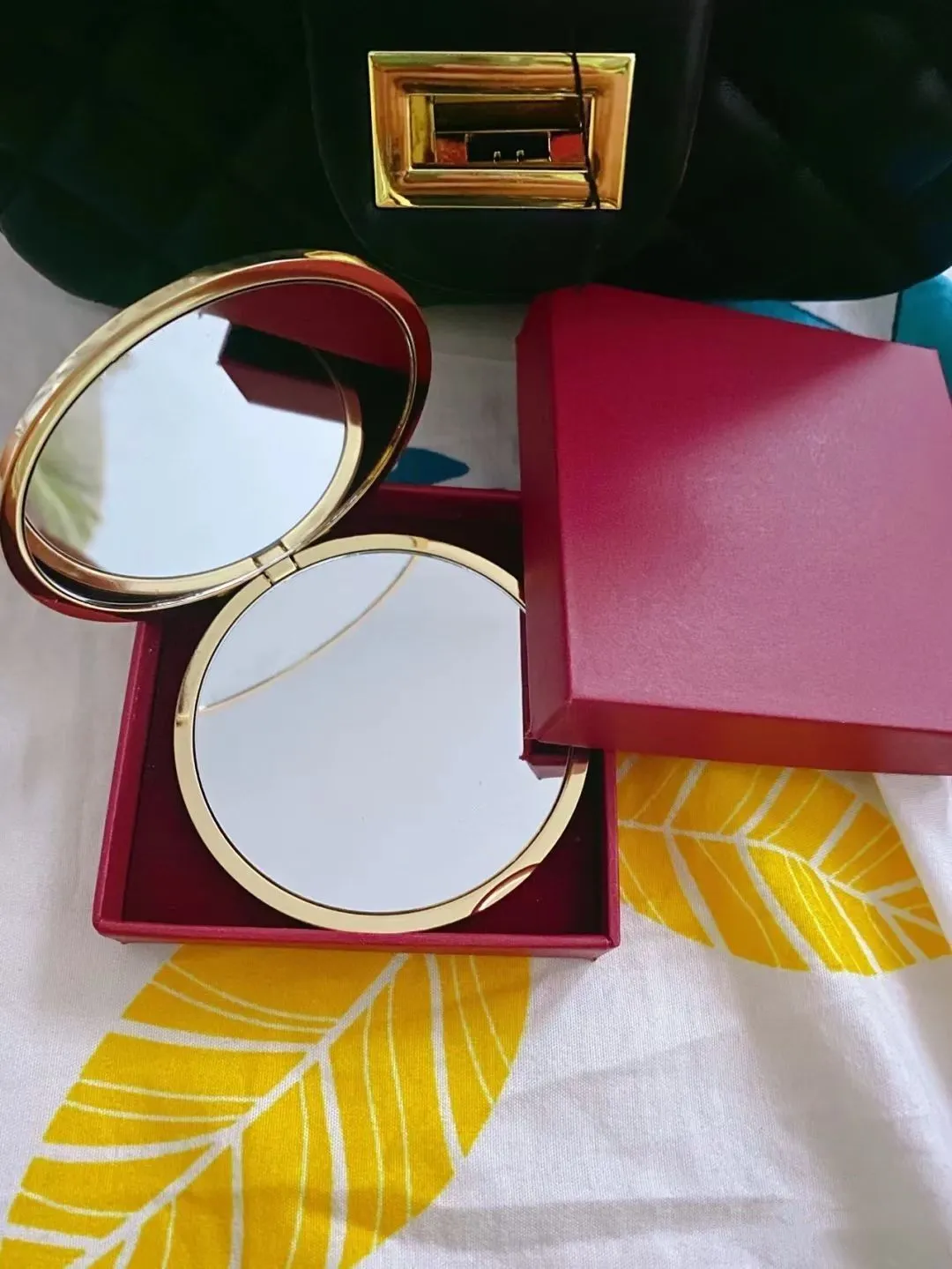 Luxury Gold Travel Makeup Mirror Compact Stainless Steel Metal Pocket Vanity Mirror 2 Sided Women Portable Folding Mirror Gift Makeup Tools