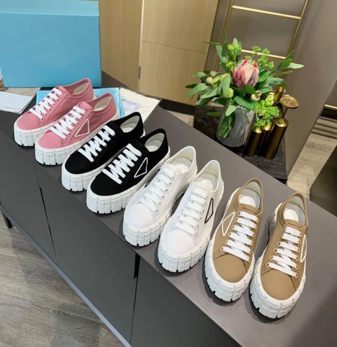 Gabardine Sneakers Double Wheel Nylon Sneakers Dsigner Triangle Logo Canvas Casual Shoes Women Sneaker Trainers Triple Thick Bottom Low Shoe Top-Quality Size 35-42, Color7
Gabardine Sneakers Double Wheel Nylon Sneakers Dsigner Triangle Logo Canvas Casual Shoes Women Sneaker Trainers Triple Thick Bottom Low Shoe Top-Quality Size 35-42, Color7