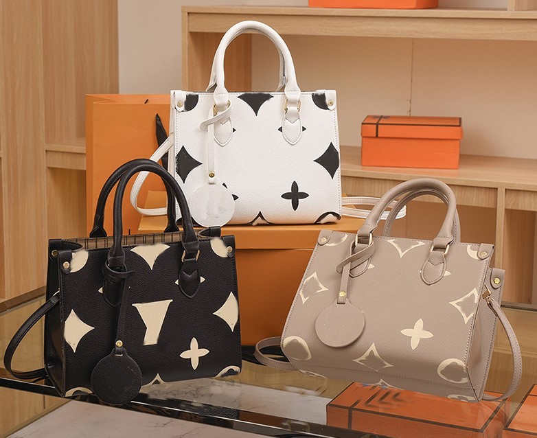 Luxurys Designers bag Embossing flower pochette Women Handbag Messenger Bags Genuine Leather METIS Elegant Womens Shoulder Crossbody Bag 3Colors, Customize
Luxurys Designers bag Embossing flower pochette Women Handbag Messenger Bags Genuine Leather METIS Elegant Womens Shoulder Crossbody Bag 3Colors, Customize