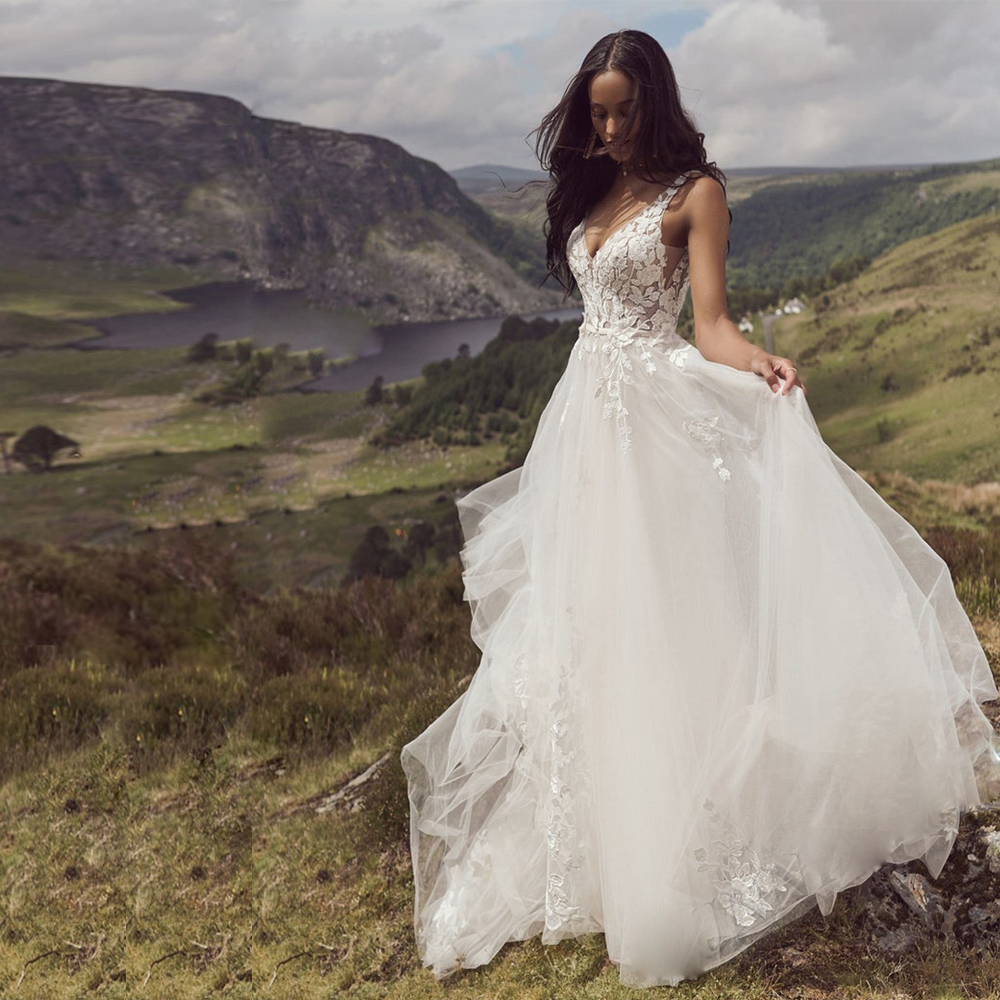 Chic Backless A Line Wedding Dresses Lace Appliques V Neck Boho Bridal Dress Ribbon Belt Sweep Train Robe De Mariee