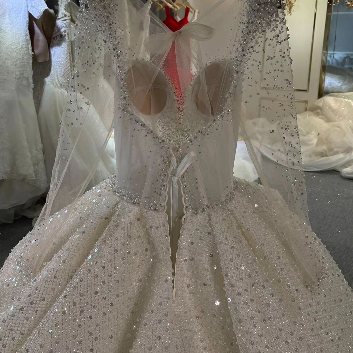 Gorgeous Ball Gown Wedding Dresses Sweetheart Long Sleeves Pearls Sequined Chapel Gown Overskirts Dress Custom Made Plus Size Bridal Gown Vestidos De 