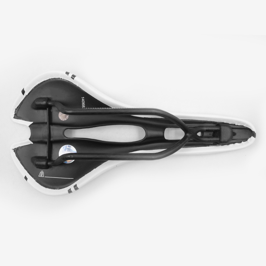Bike Saddles Ultralight Selle Full Carbon Saddle Men Wave Road Bike Saddle Bicycle Vtt Racing Seat Sans Cycling Seat Mat Bike Spare Parts 230714