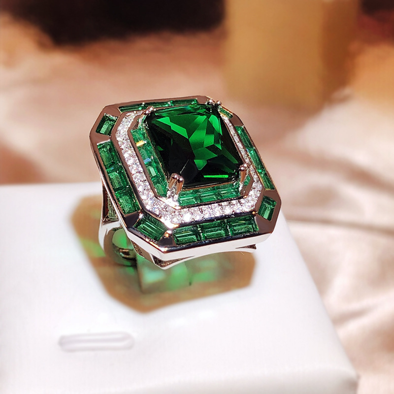 2023 Top Sell Stunning Wedding Rings Handmade Luxury Jewelry 925 Sterling Silver Princess Cut Emerald CZ Diamond Party Promise Women Open Adjustable R
