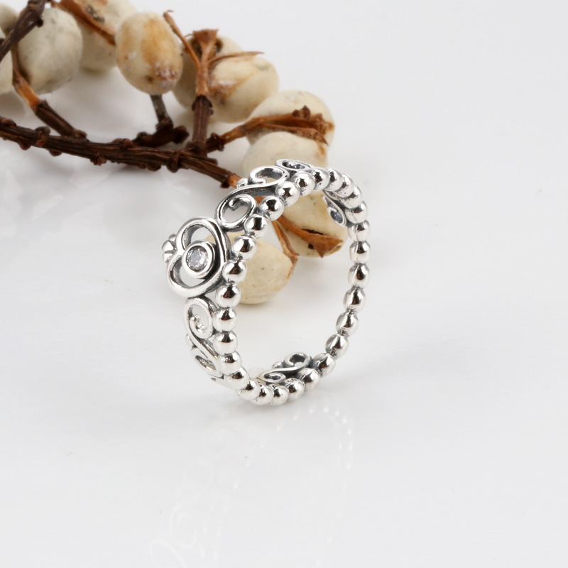 Luxury Women's Princess-Style Engagement Ring with Sparkling Stones