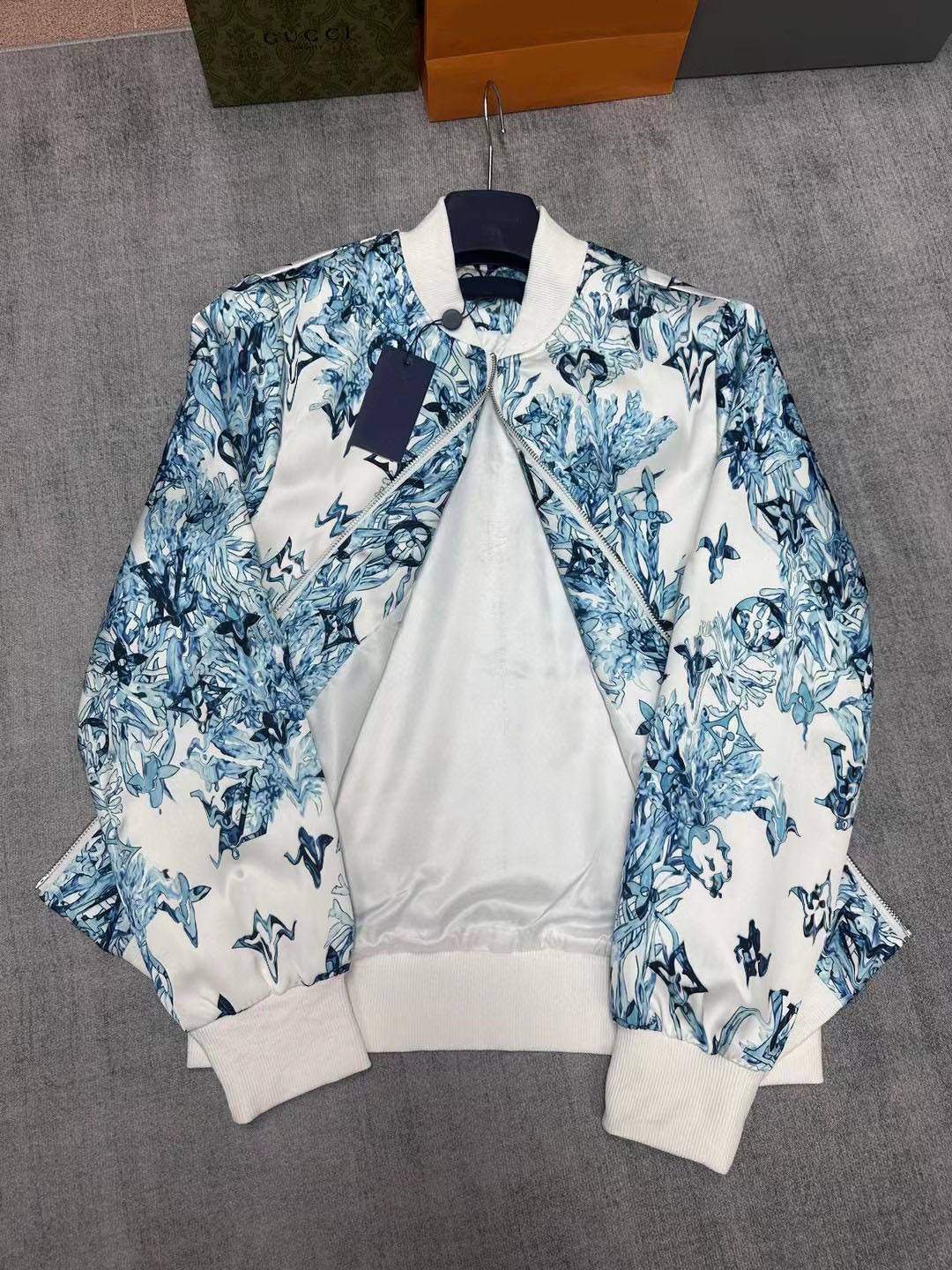 Luxury Brand Fashion Flower Print Long Sleeve Women' Bomber Jacket Zipper Up Coat Tops Elegant Loose Casual Jackets XL, Blue
Luxury Brand Fashion Flower Print Long Sleeve Women' Bomber Jacket Zipper Up Coat Tops Elegant Loose Casual Jackets XL, Blue