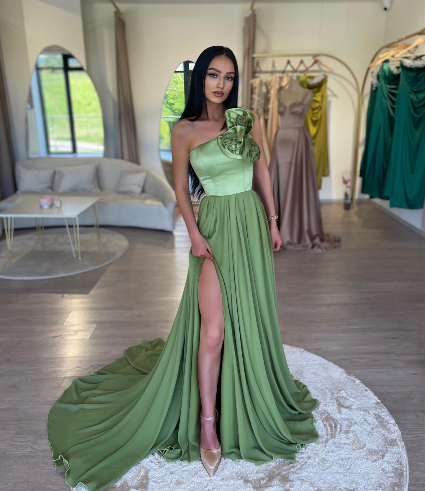 Sexy Green Prom Dresses Stapless Ruffles Flower Evening Gowns Pleats Slit Formal Long Special Ocn Party Dress 0515