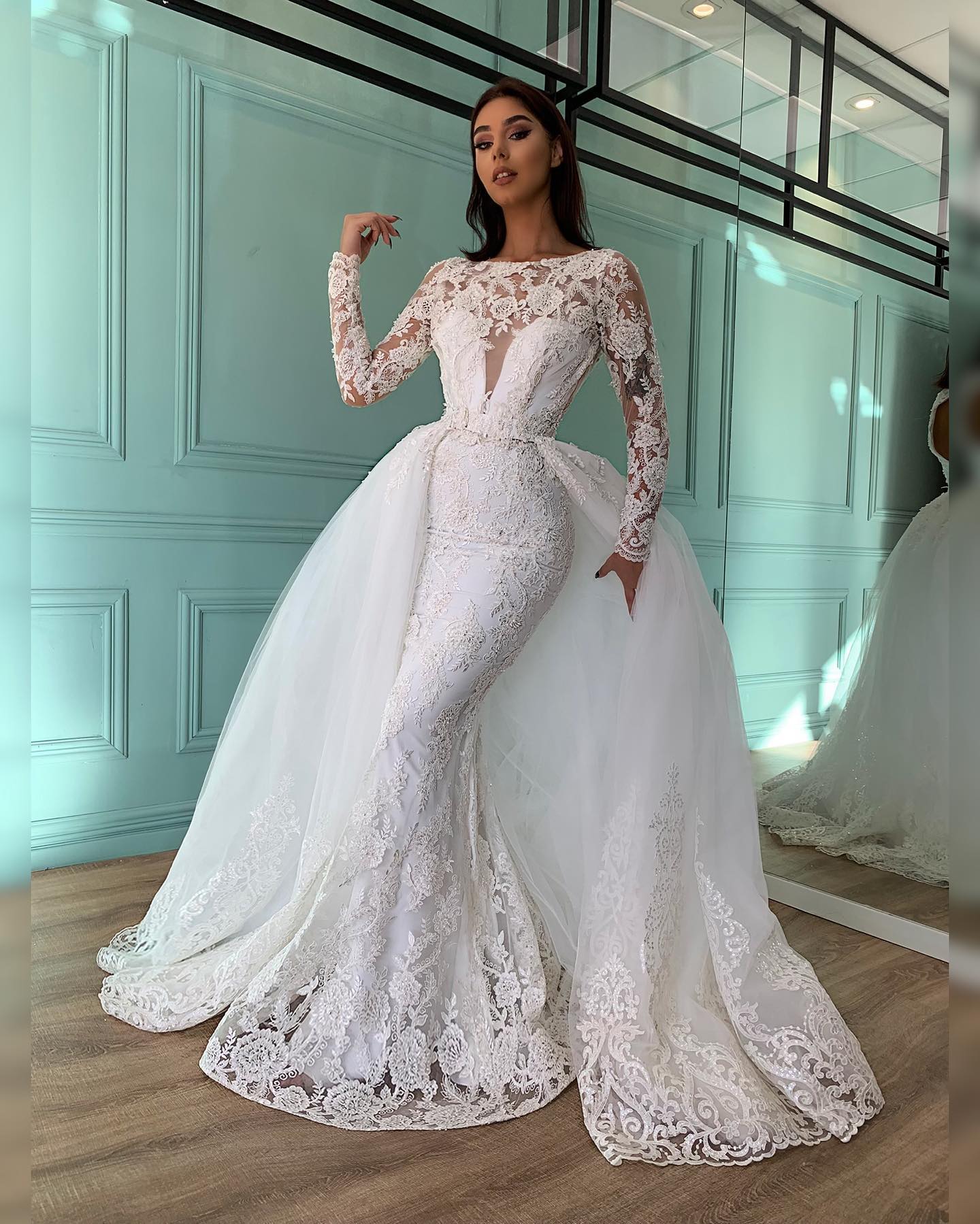 Glamourous Mermaid Dresses Bateau Neck Overskirts Lace Appliques Wedding Dress Sweep Train Long Sleeves Robe De Mariee Bridal Gowns 0620