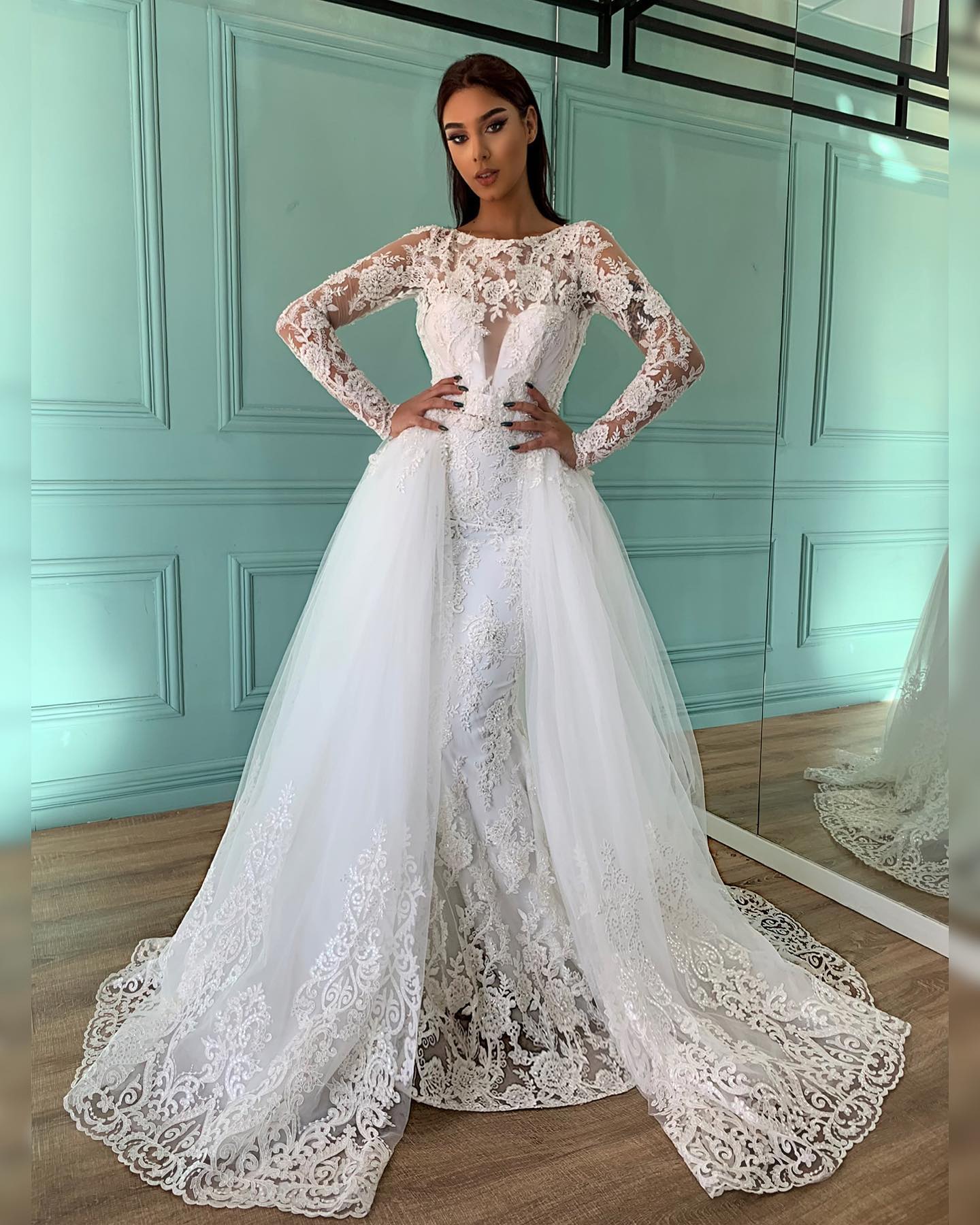 Glamourous Mermaid Dresses Bateau Neck Overskirts Lace Appliques Wedding Dress Sweep Train Long Sleeves Robe De Mariee Bridal Gowns 0620