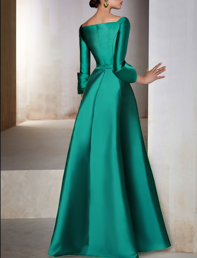 Elegant Hi-Lo Satin V-Neck Mother of the Bride Dress Satin Green Aysmmetrical Formal Party Gown Pleats La madre del vestido de novia Women Dresses Wit