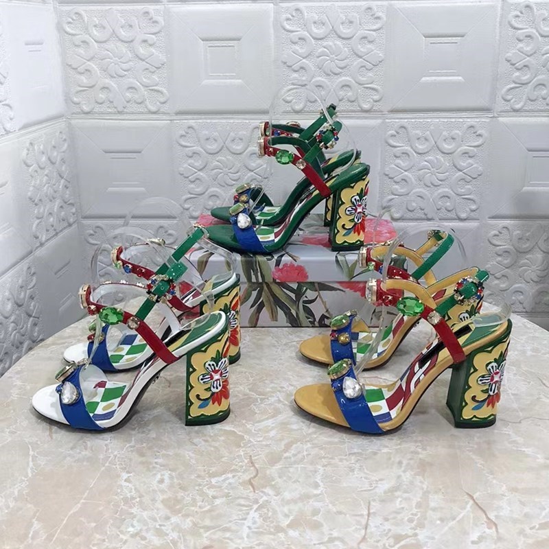 The New Mirror leather and crystal round head gemstone sandals 10.5 CM women's luxury designers street style shoes factory footwear size 35--43 topquality with box, Mint green
The New Mirror leather and crystal round head gemstone sandals 10.5 CM women's luxury designers street style shoes factory footwear size 35--43 topquality with box, Mint green