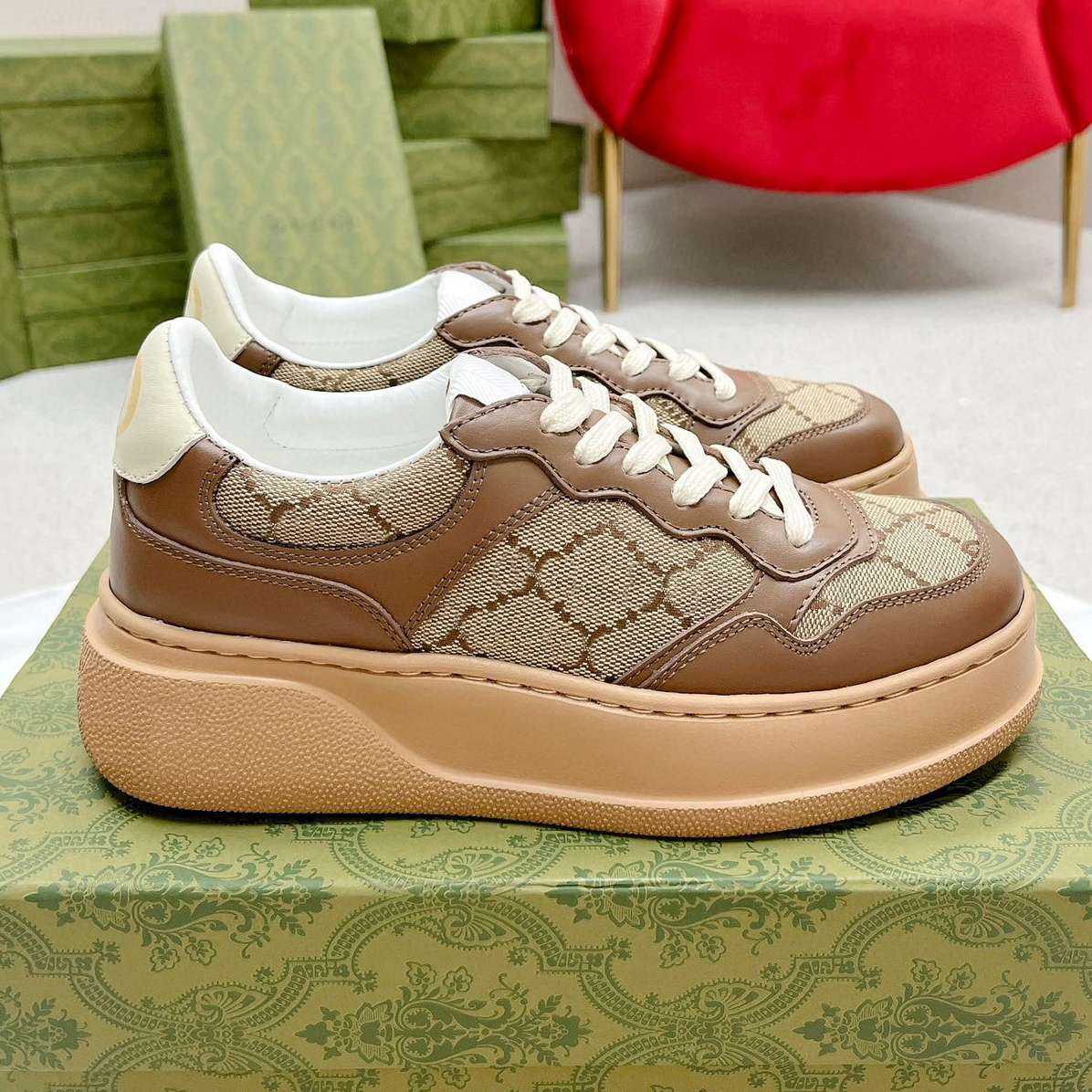 Low Top Sneakers for Women Bi-color flatform sole Chunky laces Designer Casual Shoes
Low Top Sneakers for Women Bi-color flatform sole Chunky laces Designer Casual Shoes