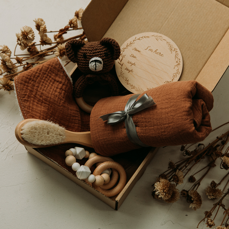 Gift Sets Let's Make 1set Baby Stuff Bath Towel Cotton Blanket Brush Gift Products For Kids Toy Crochet Rattle Box Christmas Present Gift 230717