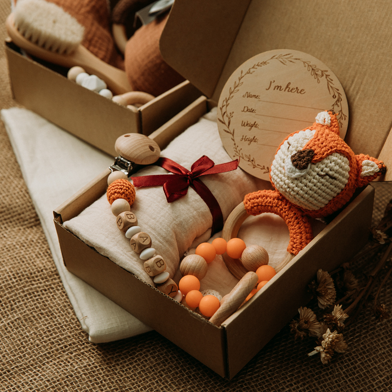 Gift Sets Let's Make 1set Baby Stuff Bath Towel Cotton Blanket Brush Gift Products For Kids Toy Crochet Rattle Box Christmas Present Gift 230717