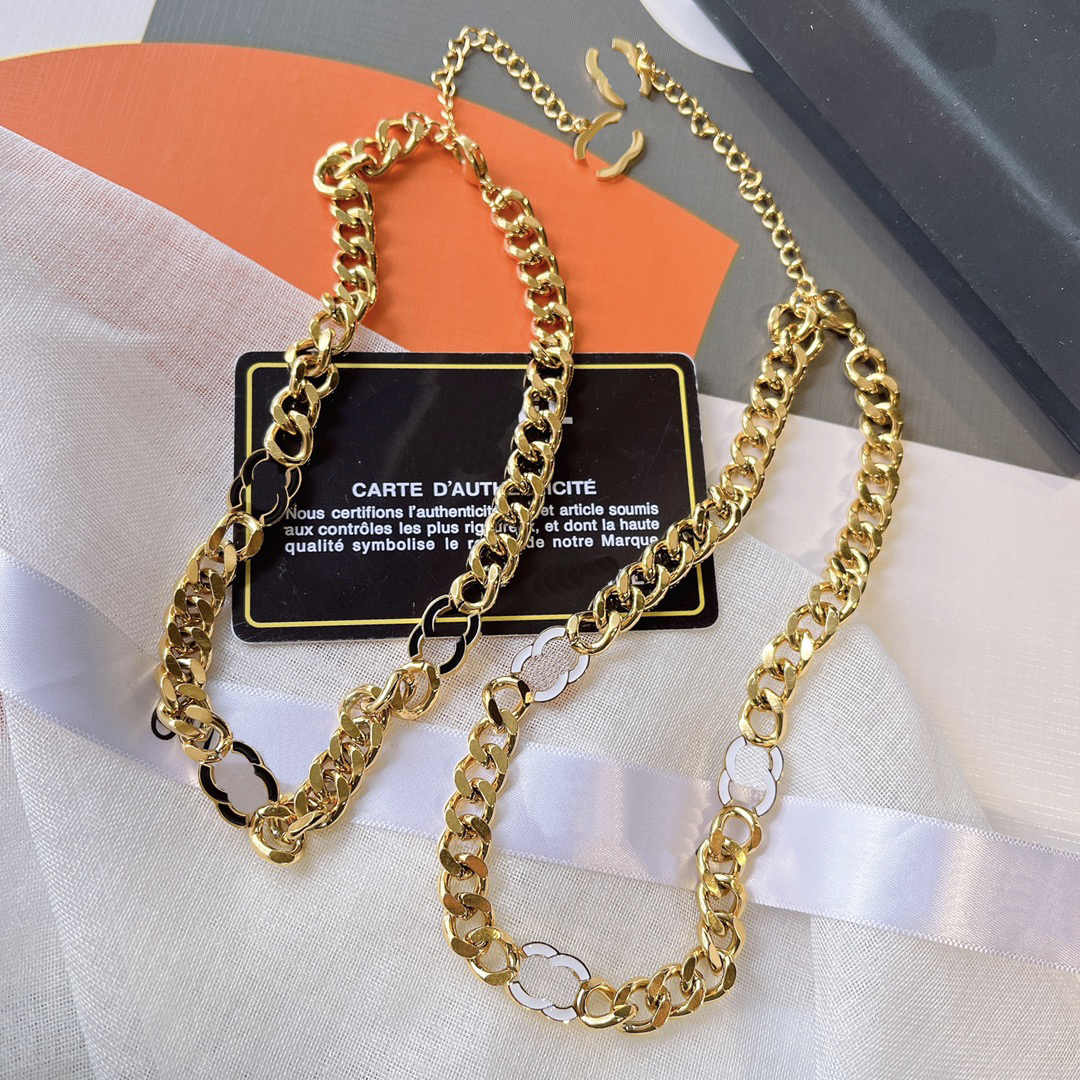 Luxury Designer Circle Pattern Necklacex Snake Chain For Women Black Necklace Choker Chain Gold Plated Quality Stainless Steel Letter For Women Jewelry
Luxury Designer Circle Pattern Necklacex Snake Chain For Women Black Necklace Choker Chain Gold Plated Quality Stainless Steel Letter For Women Jewelry