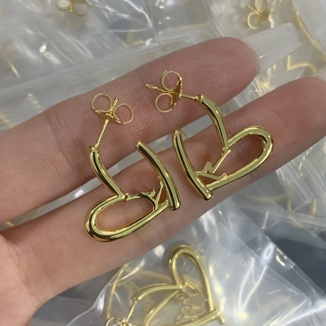 Designer Silver Earrings For Women Stud Earring Pearl Jewelry Gold Hoop Earings Fashion Diamonds Earing Wedding Ear Studs Charm 237172D