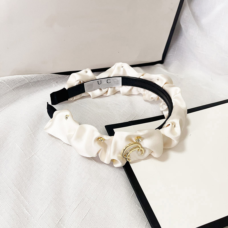 3 Colors Headbands Hair Accessorie For Women Headband Brand Designer Letter Hairband Womens Girl Fashion Outdoor Sport Headwrap P809
3 Colors Headbands Hair Accessorie For Women Headband Brand Designer Letter Hairband Womens Girl Fashion Outdoor Sport Headwrap P809