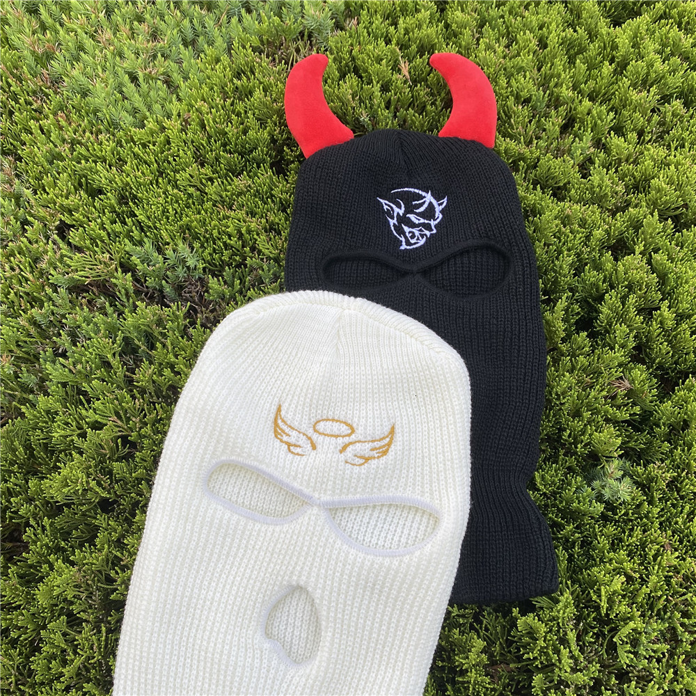 Fashion Face Masks Neck Gaiter Angels Demons Balaclava Couple Hats Full Face Cover Ski Mask Hat Army Tactical Cs Windproof Knit Beanies Bonnet Winter 