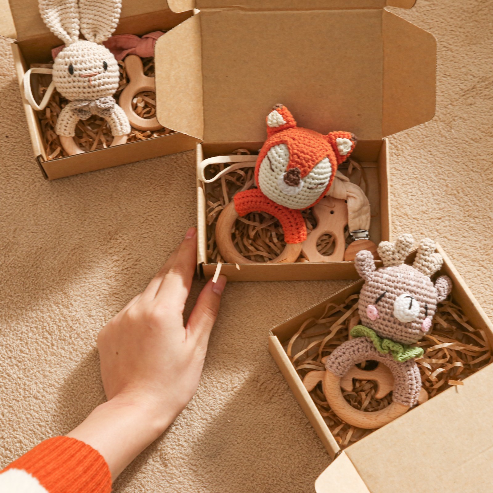 Gift Sets born Baby Towel Bath Sets Gift Boxs Muslin Squares Cotton Blanket Bath Brushes Shower Animal Rattle Pacifier Chain Baby Items 230717