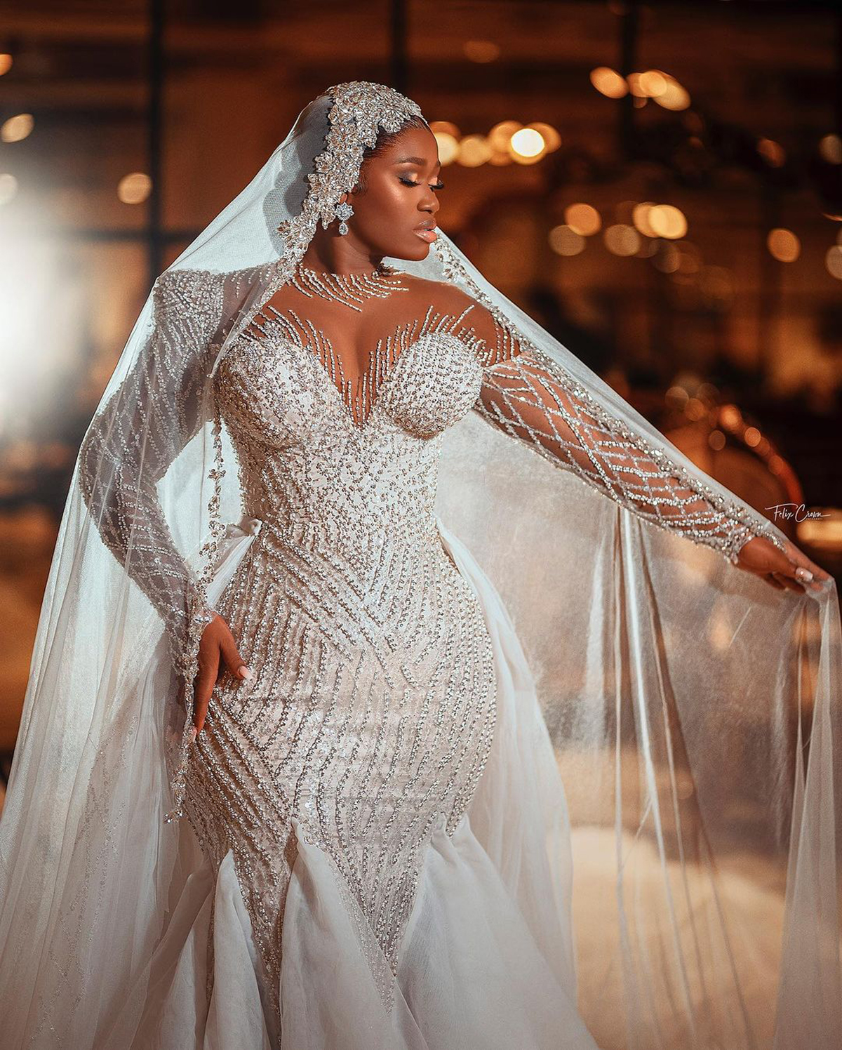 Mermaid Wedding Long Sleeves V Neck Beaded Sequins Appliques 3D Lace Dias Crystals Zipper Bridal Gowns Dresses Plus Size Vestido de novia Custom