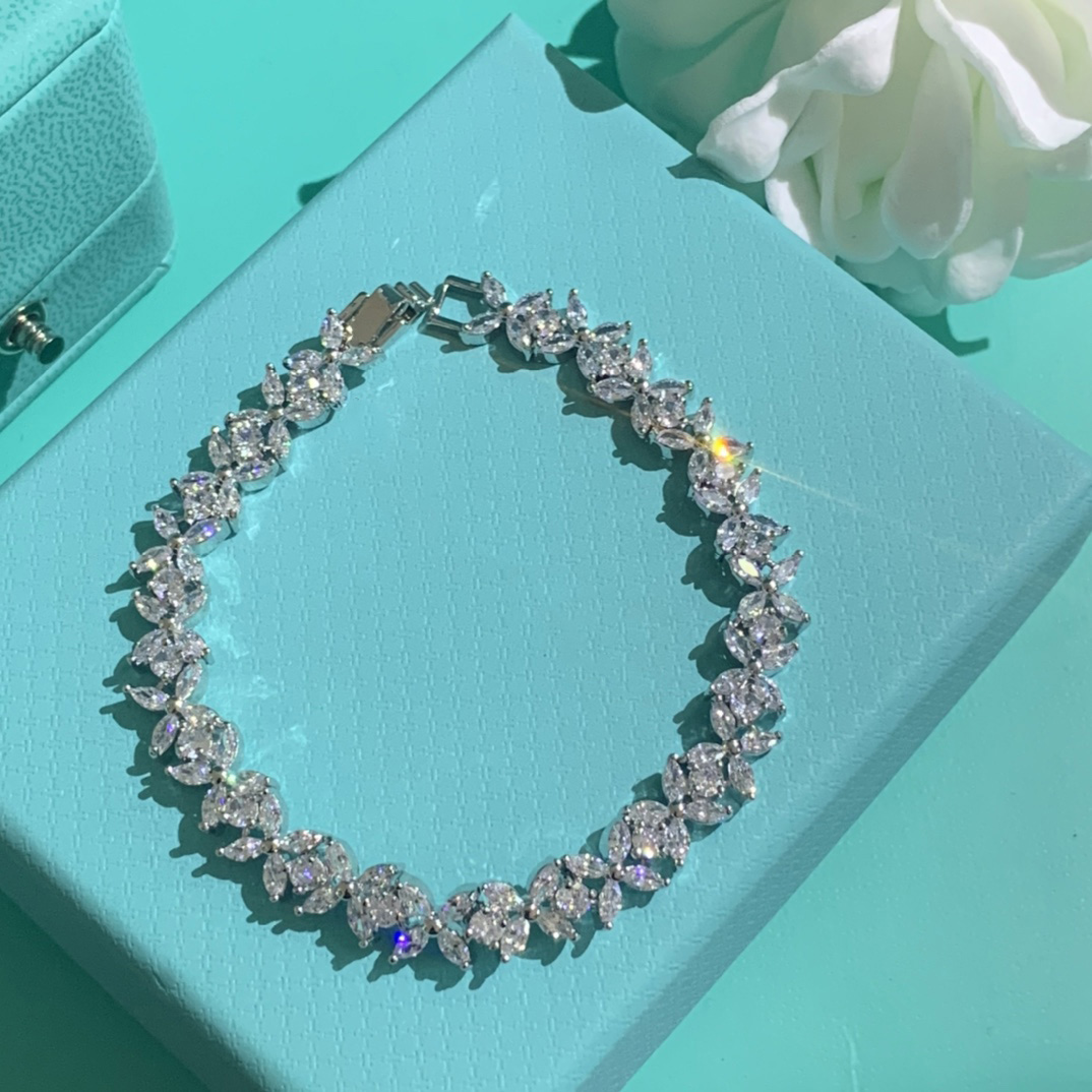 Luxurys designers Bracelets for Women charm bracelet Trendy Elegant Simple String of Beads Geometric Party Jewelry Gift Wholesale Birthday gift nice
Luxurys designers Bracelets for Women charm bracelet Trendy Elegant Simple String of Beads Geometric Party Jewelry Gift Wholesale Birthday gift nice