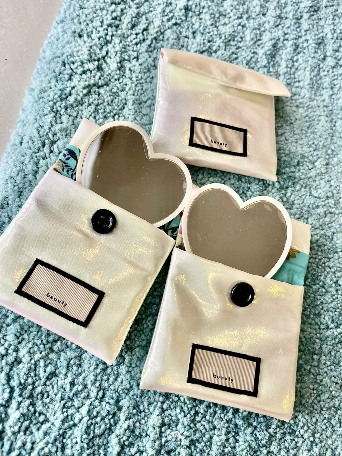 Flora Luxury Hand Mirror Women Gold Compact Mirror With Pocket Travel Makeup Mirror 2 Sided Portable Folding Mirror For Girl's Make Up Tools