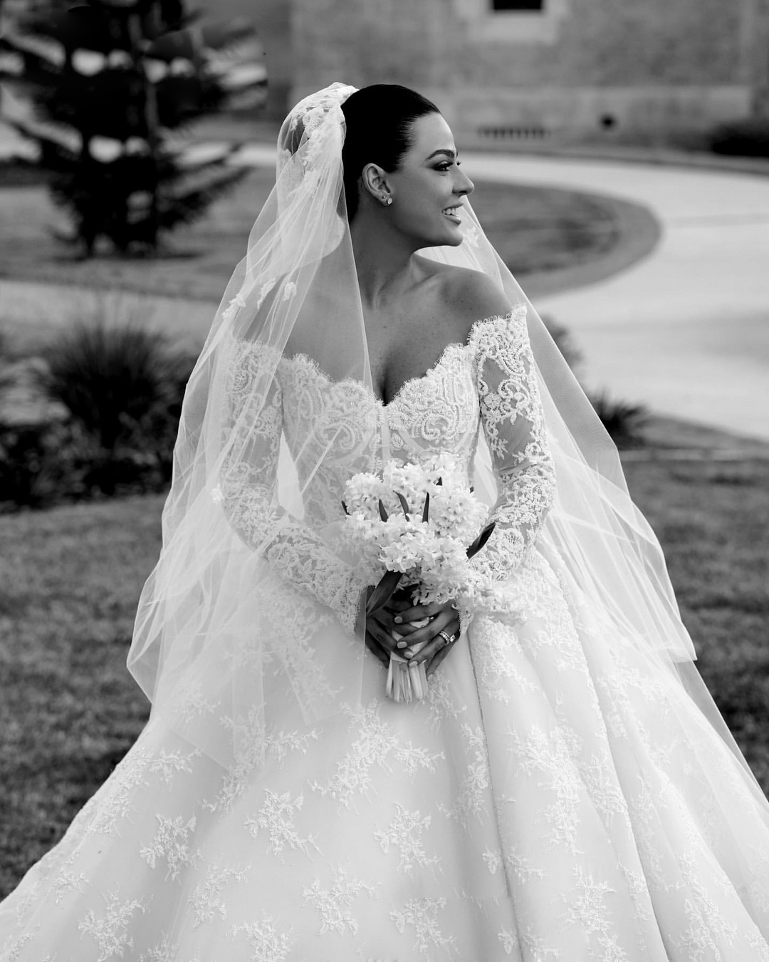 Junoesque Lace Ball Gown Wedding Dresses Off the Shoulder Beaded Bridal Dress Long Sleeve Pleat Princess Bride Gowns