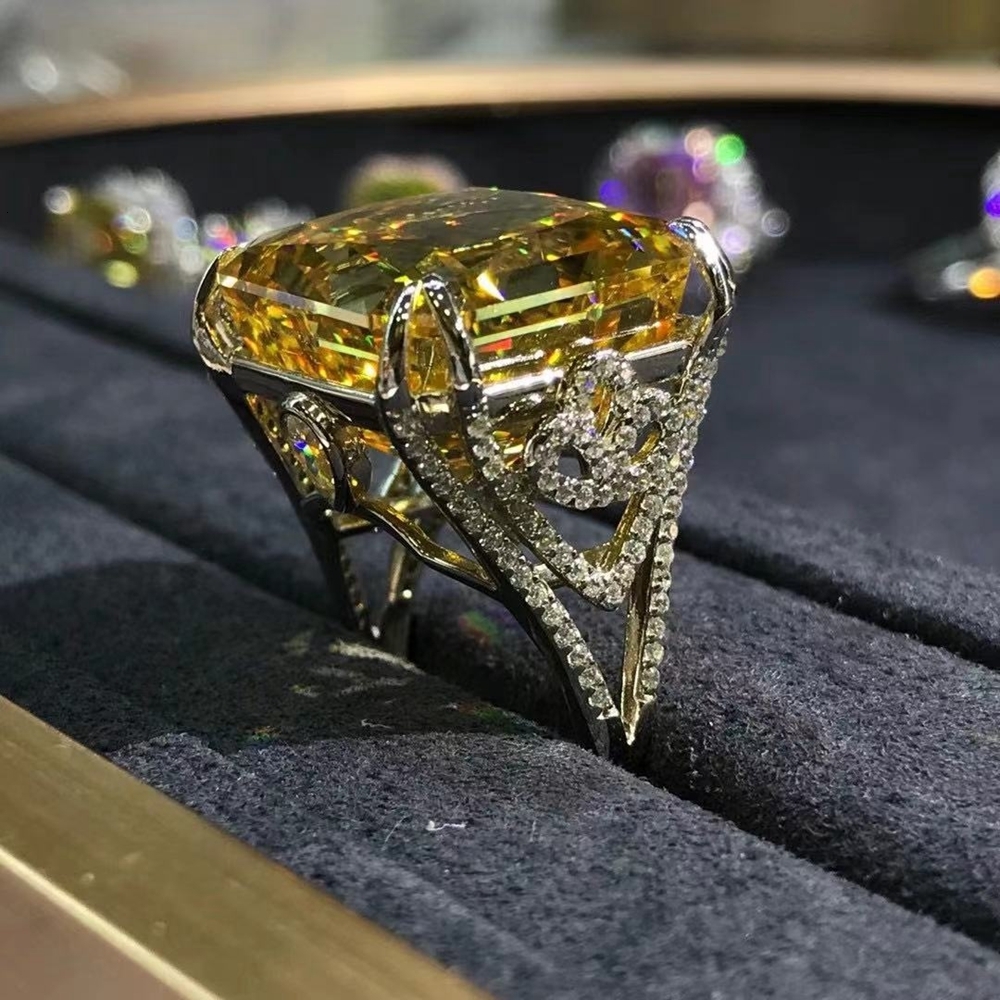 Wedding Rings WUIHA Top Quality 925 Sterling Silver 3EX 20CT VVS Yellow Created e Wedding Engagement Customized Ring Fine Jewelry 230718