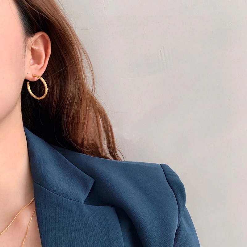 Ear Cuff Silvology 925 Sterling Silver C shape Big Earring Gold Irregular Foil Paper Exaggeration Earrings for Women Fashion Jewelry Gift 230718