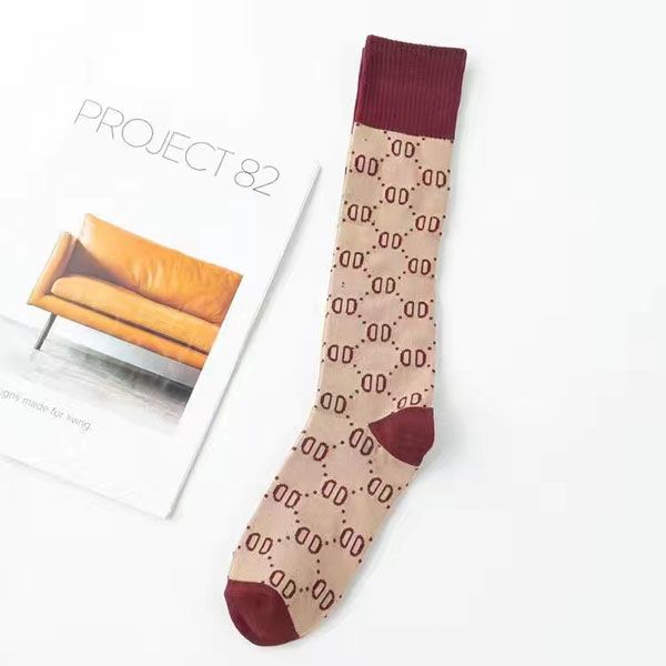 Designer Men Socks Women Premium Knit KneeHigh Stockings Comfortable Long Dress Socks with Stylish Lettering Black White Streetwear Ideal for Everyday S2571