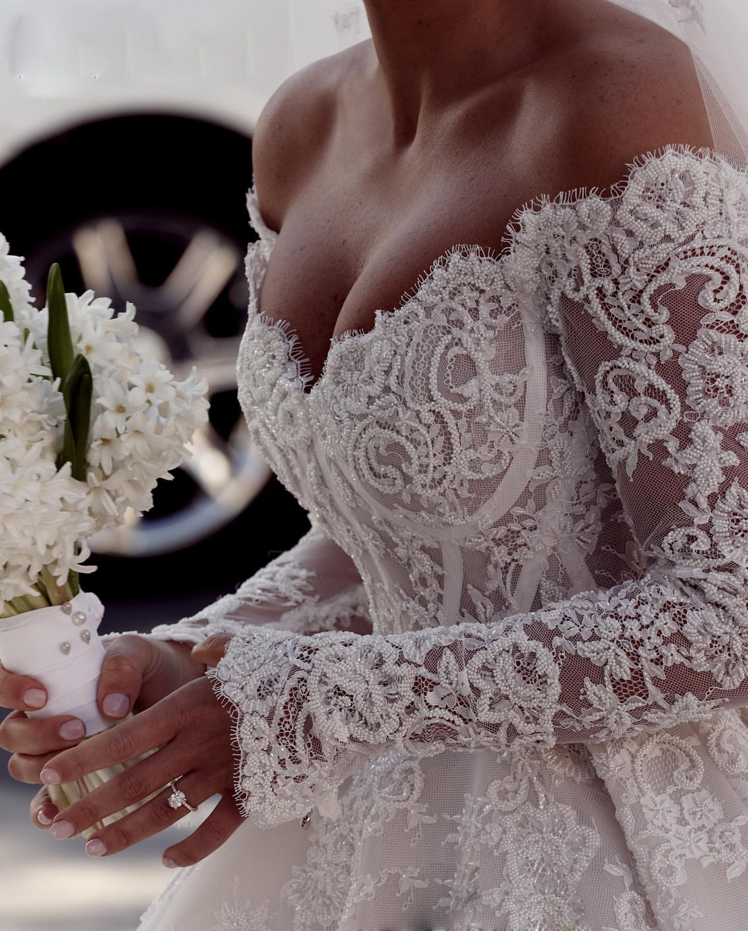 Junoesque Lace Ball Gown Wedding Dresses Off the Shoulder Beaded Bridal Dress Long Sleeve Pleat Princess Bride Gowns