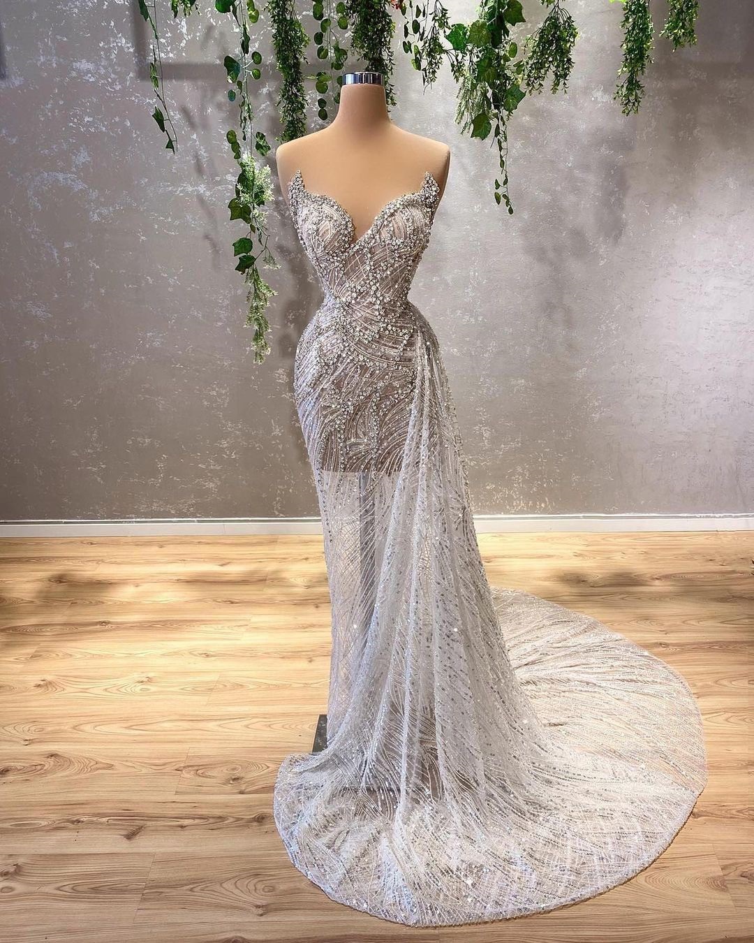 Luxury Mermaid Wedding Dresses Sweetheart Sleeveless Shining Applicants Beads Court Gown Backless Custom Custom Made Plus Size Bridal Gown Vestidos De