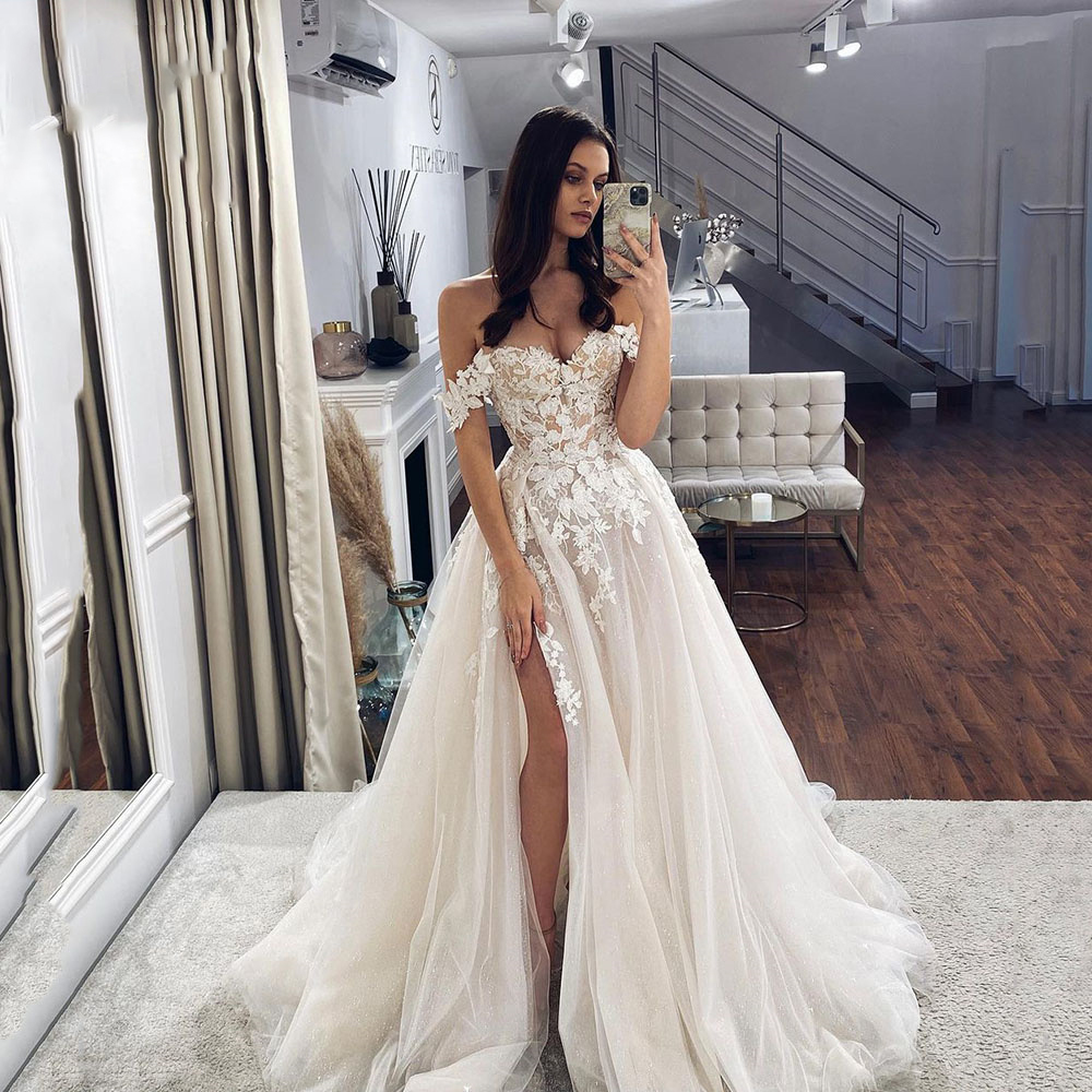 Sexy Ladies Beach Wedding Dresses Off Shoulder Lace Appliqued Boho Side High Slit Long Bridal Gowns Sleeveless Robe De Mariee 2023 Summer Noiva