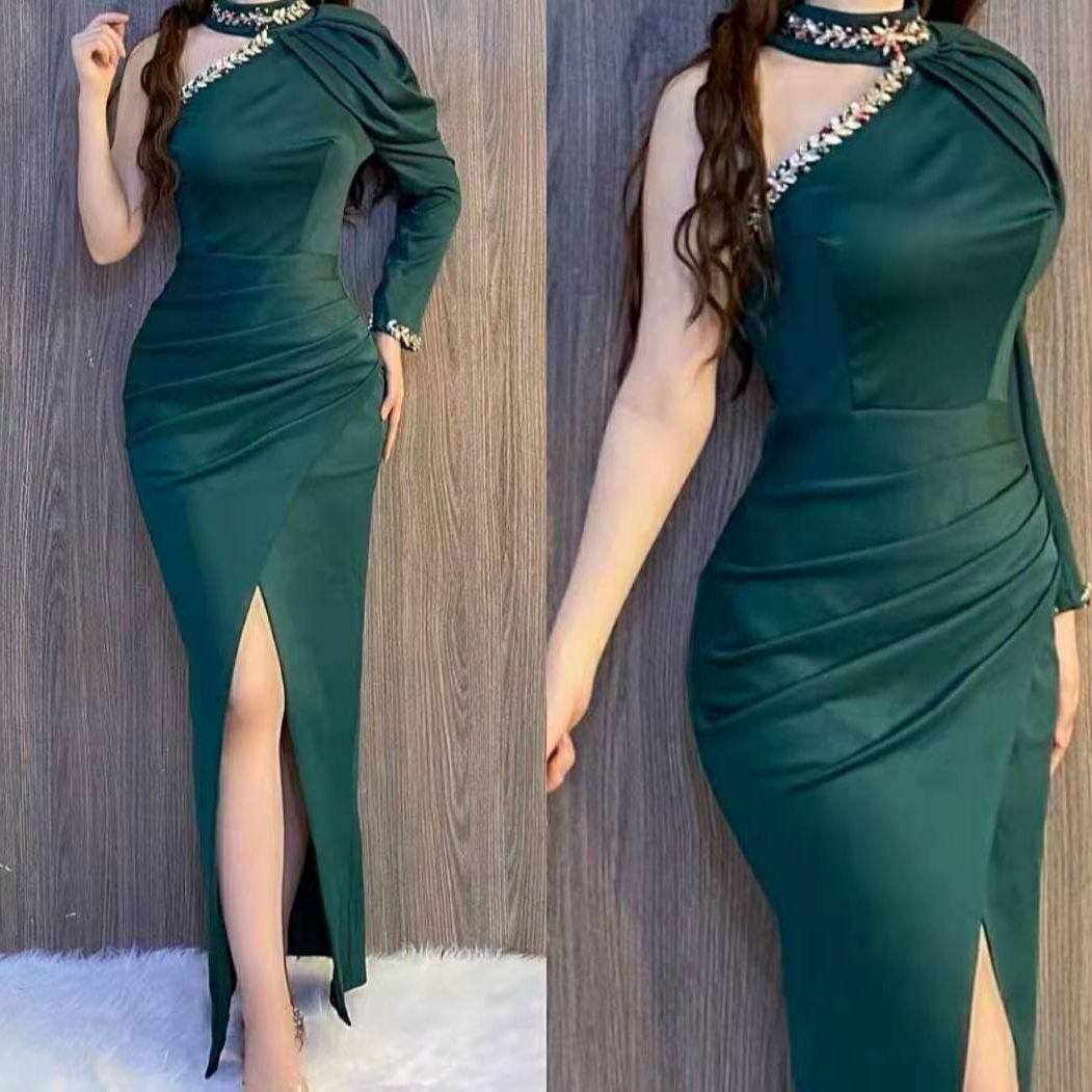 Elegant Long Green Satin Evening Dresses With Slit Sheath Beaded One Shoulder Pleats Floor Length Vestidos de noche Zipper Back Prom Dresses for Women